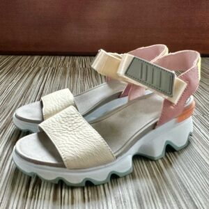 SOREL Kinetic Sporty Sandals Chalk/Eraser Pink
